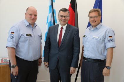 Fachgespräch mit dem THW-Landesbeauftragten Dr. Voß und dem THW-Ortsbeauftragten für Freising Michael Wüst