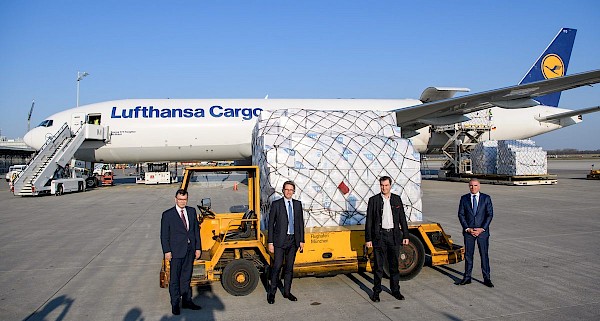 Schutzmasken-Lieferung am Flughafen München