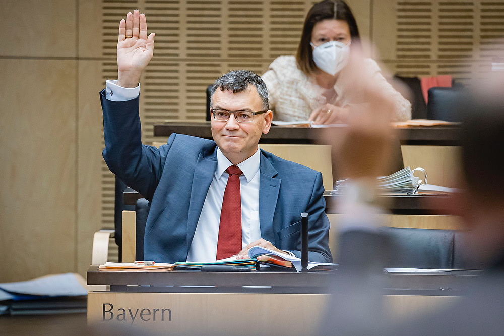 Bundesrat billigt 18 Gesetze