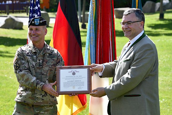 Verleihung der Meritorious Public Service Medal