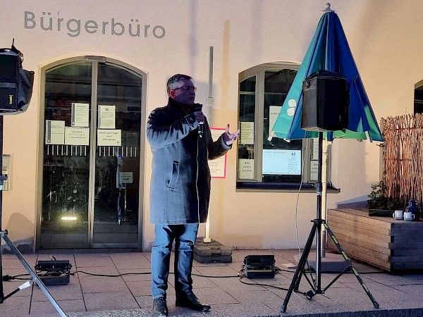 Mahnwache für den Frieden am Freisinger Marienplatz