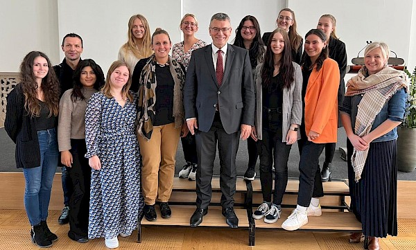 Angehende Förderlehrerinnen zu Gast im Bayerischen Landtag