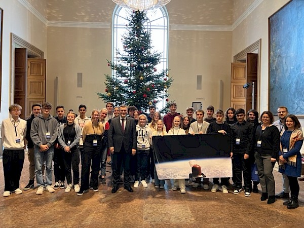 Nachwuchswissenschaftler aus Moosburg zu Besuch im Bayerischen Landtag