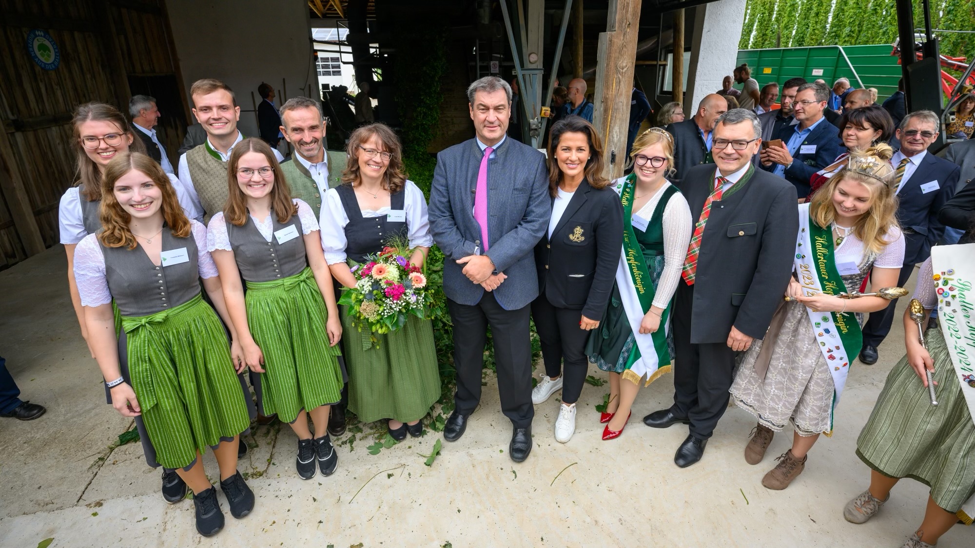 Hopfenernte in Airischwand mit Ministerpräsident Dr. Markus Söder