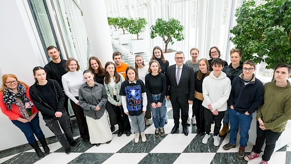 Lernort Staatsregierung: Treffen mit Schülerinnen und Schülern