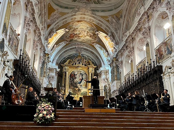 Benefizkonzert des Polizeiorchesters Bayern im Freisinger Dom