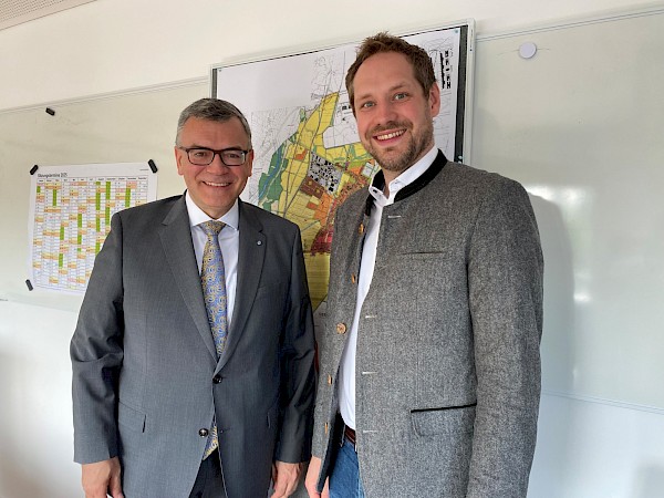 Gespräch mit Bürgermeister Henn Gespräch mit Bürgermeister Henn