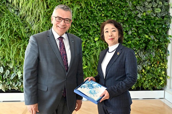 Gespräch mit der japanischen Botschafterin Mitsuko Shino Gespräch mit der japanischen Botschafterin Mitsuko Shino