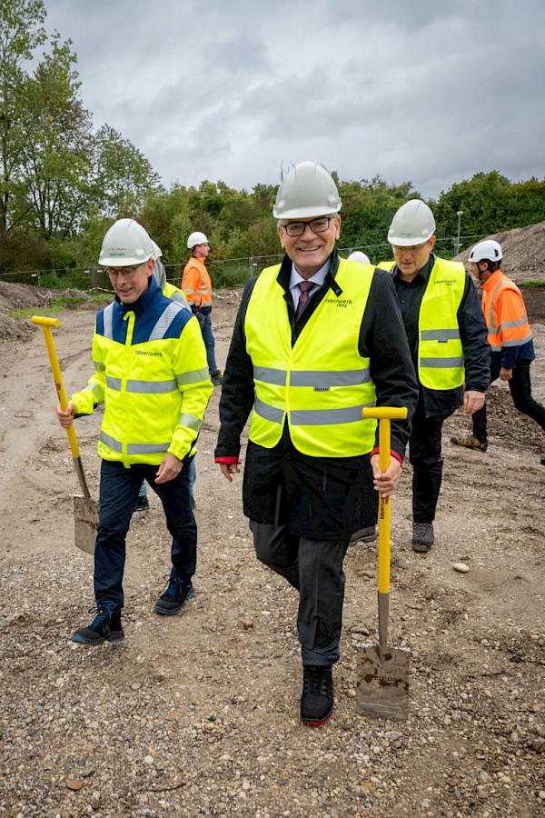 Spatenstich für neues Umspannwerk am TUM Campus in Garching Spatenstich für neues Umspannwerk am TUM Campus in Garching